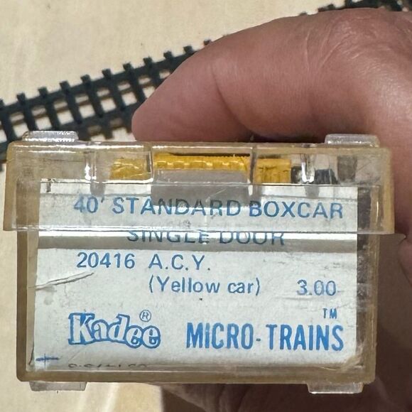 Kadee N Scale ACY 3340 Box Car - Picture 4 of 11